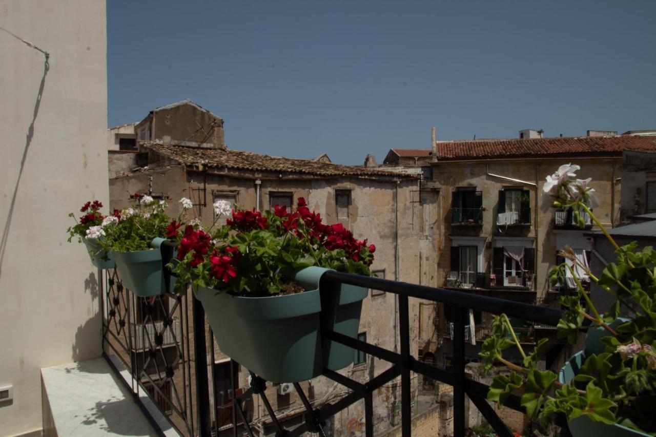パレルモ La Vucciria Di Guttuso Bed & Breakfast エクステリア 写真
